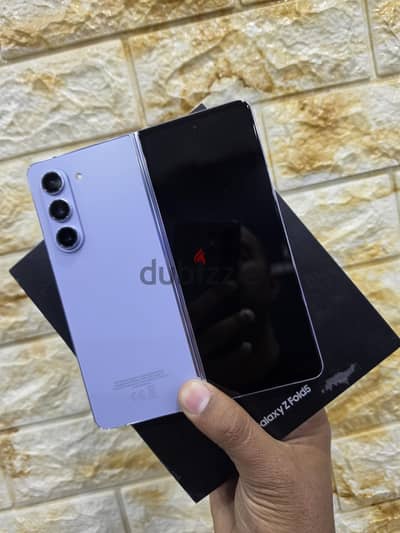Samsung Fold 5   256 giga 12 ram حاله نادره كسر زيروووو شرحتي