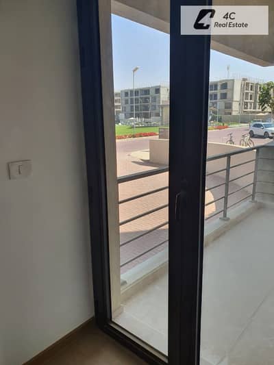 باقل سعر للبيع شقه تشطيب كامل بالتكييفات شامله الصيانه و الجراج ريسيل فوري Marasem – Fifth Square – التجمع الخامس prime location-جاهزة للمعاينه