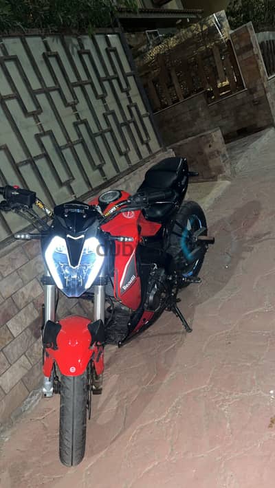 Benelli s200 - بينيلي