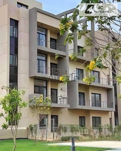 باقل من سعر الشركه شقه 3 غرف ريسيل فوري Fifth Square التجمع الخامسopen view landscape بتقسيمه مميزة جاهزة للمعاينه و الاستلام