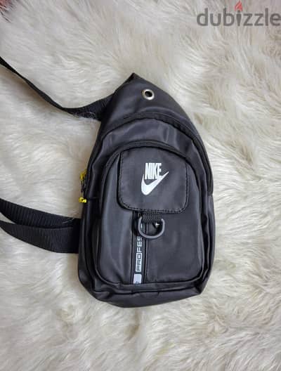 ​شنطة Cross Nike سوداء