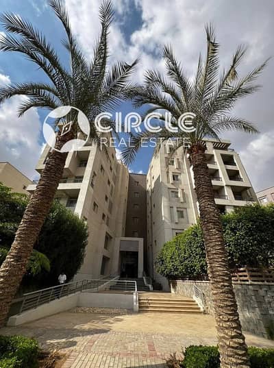 شقة للإيجار في كايرو فيستيفال سيتي التجمع الخامس فيو علي اللاندسكيب تشطيب الترا لوكس ومفروشة بالكامل القاهرة الجديدة