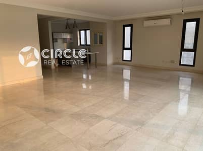بنتهاوس فاخر للإيجار في الباتيو 7 (El Patio 7) مباني 260 م² + روف خاص 100 م² | 4 غرف نوم | 4 حمامات | أجهزة ومطبخ وتكييفات | إطلالة مباشرة على حمام