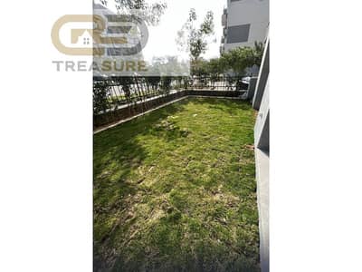 شقه بالمطبخ والتكييفات مع جاردن للايجار في ايستاون-Eastown