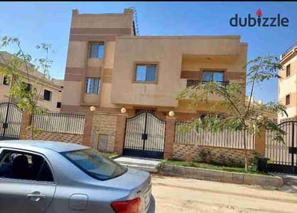 شقه تشطيب مودرن بجنينه اول سكن