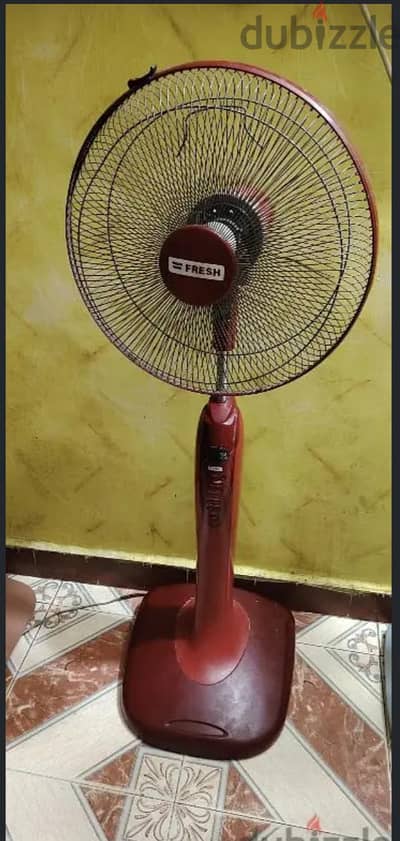 للبيع 2 مروحه عمود بحاله جيده جدا واحده فريش والثانيه توشيبا