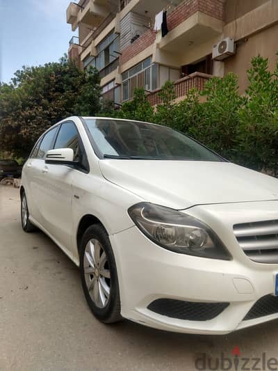 Mercedes-Benz B200 2013