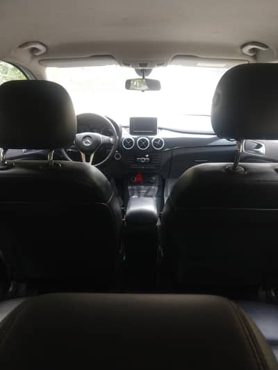 Mercedes-Benz B200 2013