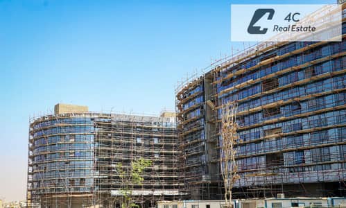 شقة فندقية مفروشة بالكامل للبيع في فيفث سكوير_ Fifth Square  المراسم ليك ريزيدنس القاهرة الجديدة استثمار مميز بعائد إيجاري عالي بالتقسيط