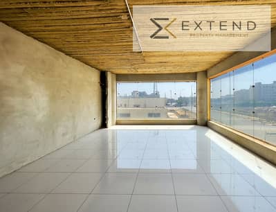 At the lowest price per meter in the heart of 6 October on the central axis, a commercial unit for rent with an area of 20 square meters inside a mall with high foot traffic, suitable for all activities.