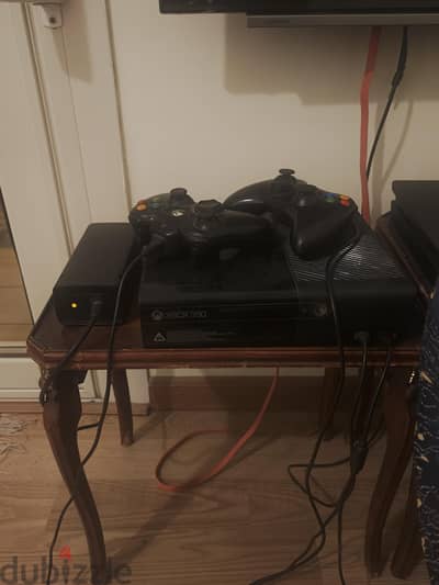 Xbox 360 E modded Aurora dashboard and fsd3