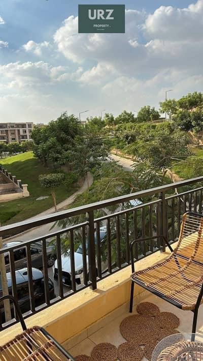 شقة فيو مفتوح علي pool للبيع تقسيط علي 12 سنة علي طريق السويس بجوار ابراج The spine وAUCالتجمع الخامس و هايد بارك وميفيدا و ديجار و سوديك في سراي
