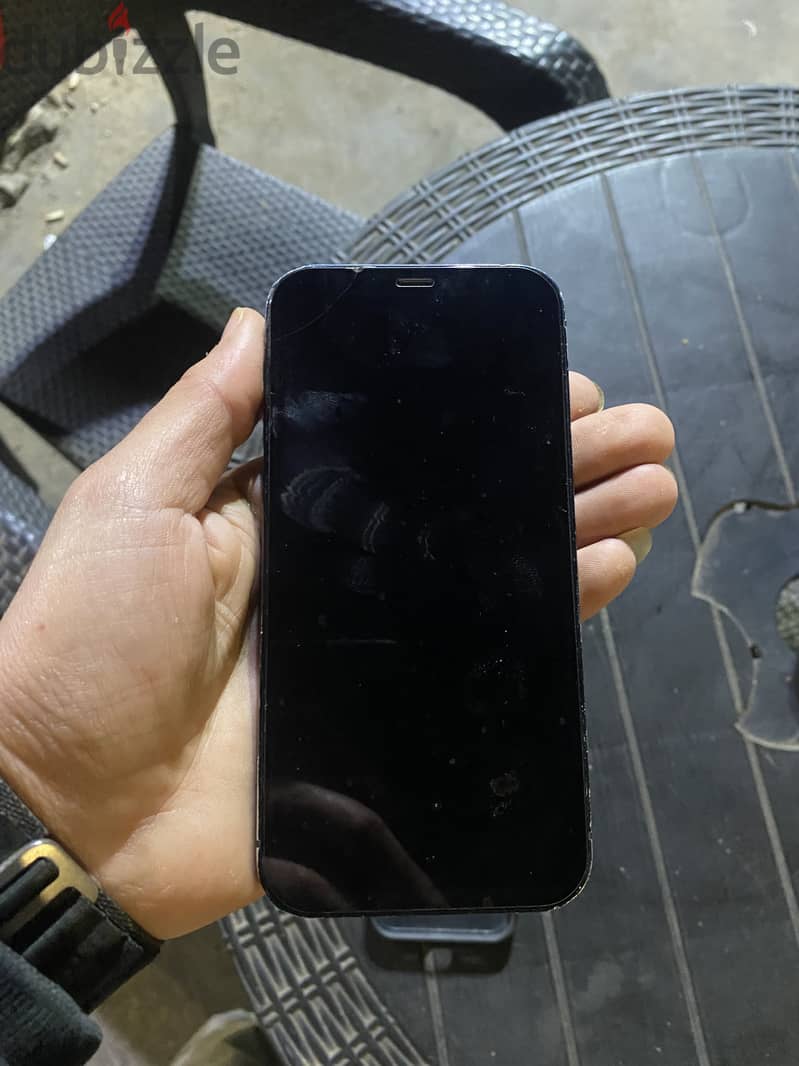iPhone 12 4