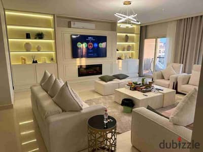 دوبلكس ٣٠٠ متر للبيع في كمبوند 90 افينيو بجانب الجامعه الامريكية ، تشطيب فندقي ومفروش