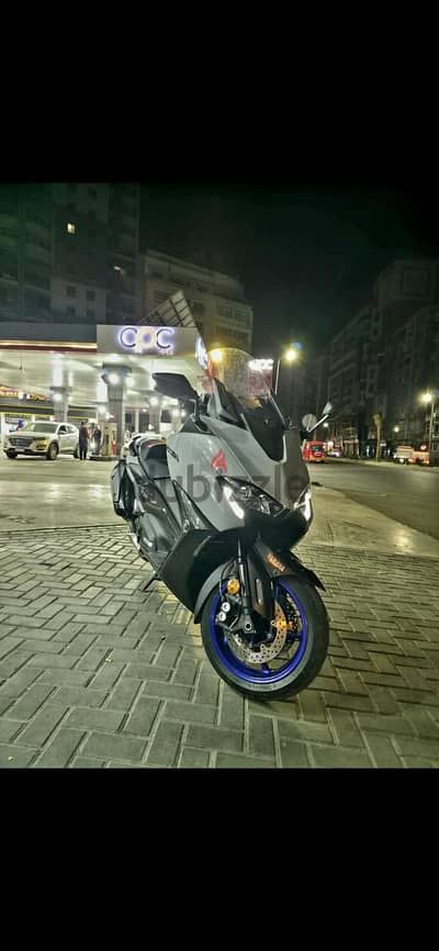 Yamaha tmax nardo gray in excellent condition