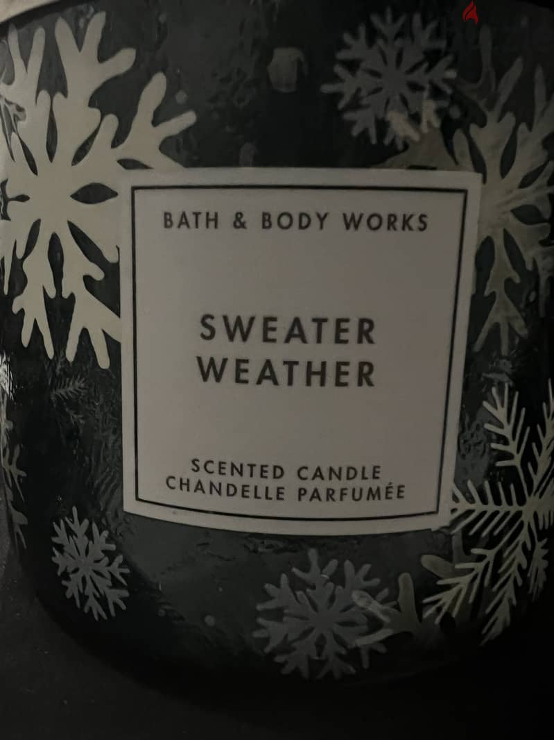 Bath & Body works scented candle 1