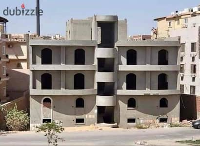 Villa for sale in Al Yasmeen in Fifth Settlement two apartments 877 meters of land