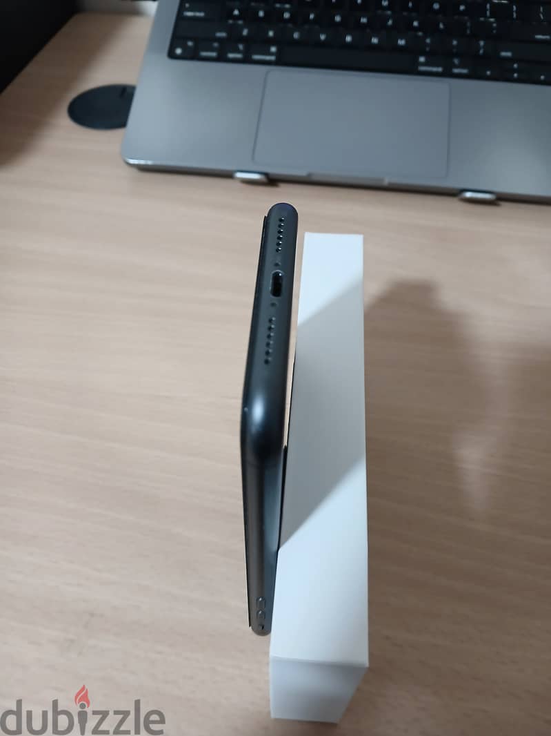 iPhone 11 (128GB) 5