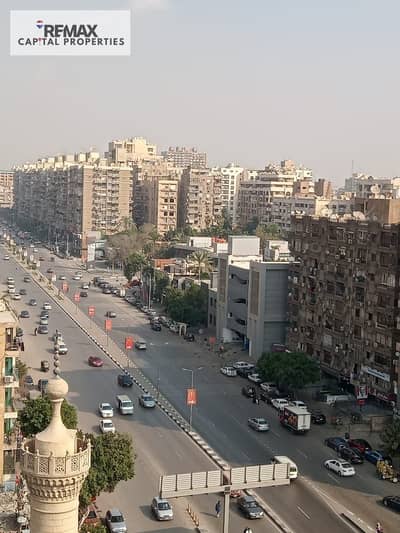 للبيع شقه على جسر السويس الرئيسي بمساحه 250متر مربع – بالقرب من حديقة الميريلاند  فيو مفتوح مدخل الشقة رخام هندي فاخر
