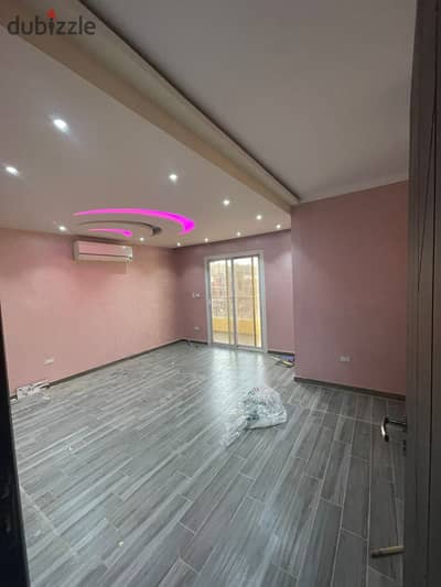 Apartment for rent in Oasis Al Rayhan Compound, 160 meters, 3 bedrooms, 2 bathrooms, 3-piece reception, kitchen, distinctive view overlooking the vill