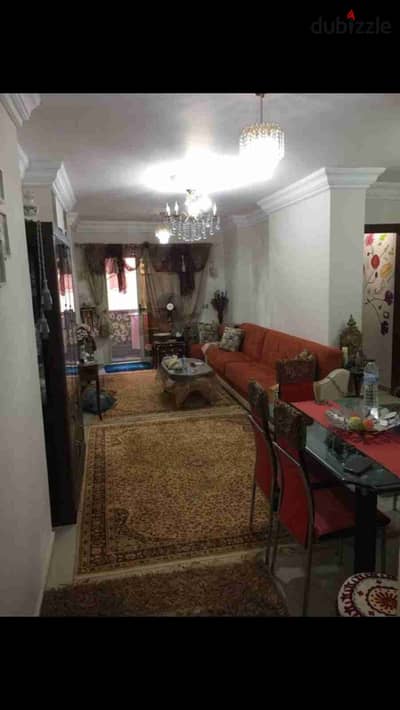 لعشاق جليم شقة ١٠٠م ٢ غرف ووريسبشن وغرفة دريسنج قرب بحر برج فندقى دور ٣