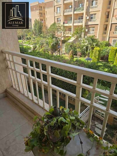 Apartment 82 square meters for sale with a garden view, direct northern orientation