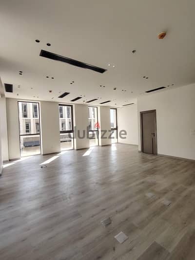 Office in Mivida The place, fully finished. مكتب في ميفيدا