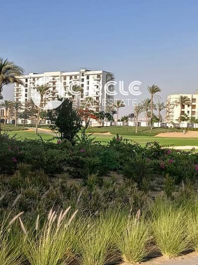 بينتهاوس ٣٤٠م بتشطيب كامل بموقع مميز Prime Location للبيع في كمبوند أب تاون كايرو المقطم Uptown Cairo قريب من القاهرة الجديدة