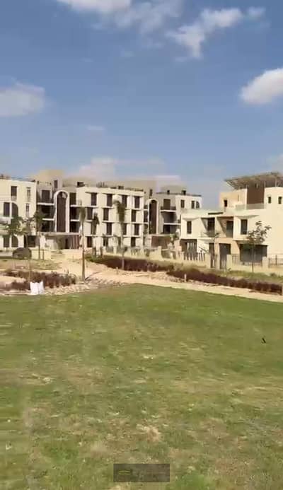 توين هاوس جاهز للاستلام داخل كمبوند Vye New Zayed بموقع متميز وتصميم عصري يلبي كل احتياجاتك.