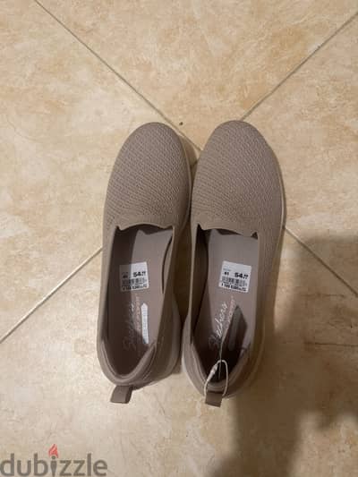 Skechers Slip-On Sneakers – Memory Foam – Size 41 (Brand New)