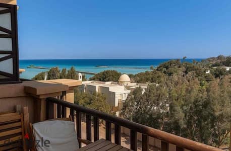 شقة للبيع غرفتين بإطلالة بحر جانبية وخصوصية عالية في Turtles Beach