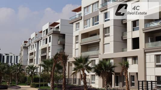 شقه ارضي بجاردن كبيره  متشطبه للبيع فى كمبوند هايد بارك - Hyde Park باقل سعر فى الماركت استلام فورى