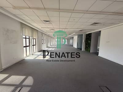Administrative building with underground garage for sale – area: 3,680 sqm