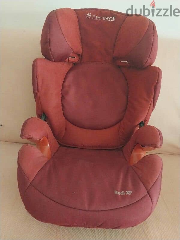 car seat . . maxi cosi 5