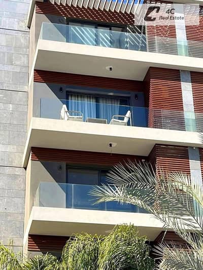 For sale: Immediate occupancy, 164 sq m apartment with open view in La Vista Patio Oro. Minimum total of 3 bedrooms. Ready for viewing and occupancy.