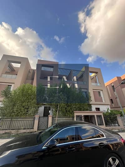 للبيع – تاون هاوس ميدل في District 5 من تطوير Marakez