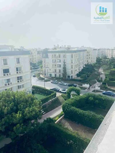 بنتهاوس مساحة 166 م و روف 80 م للبيع في Mountain View Hyde Park بإطلالة مباشرة على البحيرة واللاندسكيب