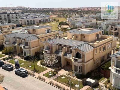 للبيع I villa roof في Mountain View Hyde Park في كمبوند ماونتن فيو هايد بارك فيو غير مجروح على التوين هاوس و تشطيب مميز جدًا