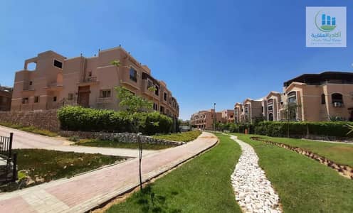 على لاند سكيب 360م تاون هاوس متشطب بحمام سباحة 6غرف في القطامية جاردنز جوار قطامية ديونز ماونتن فيو ايكزيكتيف الجامعة الامريكية ميفيدا إعمار هايد بارك