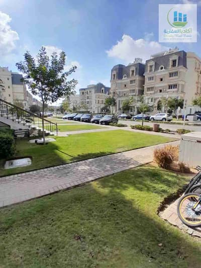 For sale, a villa of 287 sqm, garden 93 sqm, corner North in Mountain View Hyde Park compound, best price, special location, undamaged, with 2 private entrances for the unit