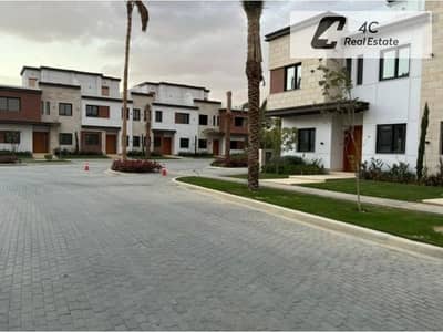 Villa town house 4 bdr prime location open view  Al Ahly club  with Dp & installments  in AZZAR 2 Fifth Settlement New Cairo