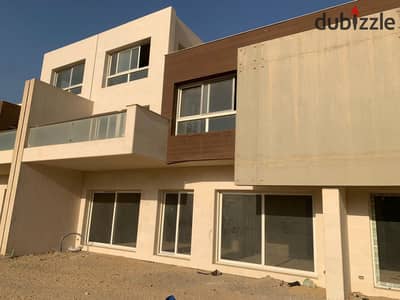 تاون ميدل مميز بسعر تنافسي و للوكشين مميز مساحه ممتازه في كمبوند سولايا 6 اكتوبر انرشيا