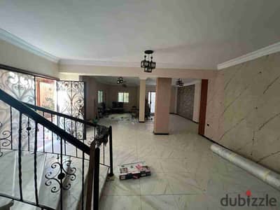 دوبلكس للايجار اداري 400متر و جاردن 150متر في الشيخ زايد