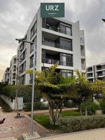 شقة للبيع 2BEDROOMS بفيو صريح على ملعب الجولف دقايق من القرنفل فيلات و ماونتن فيو 1 و مدينة الرحاب و مدينتي و كومباوند ديار و بالم هيلز