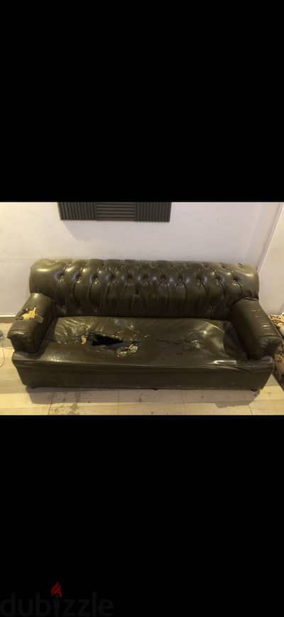 كنبه جلد بنى مستعمله