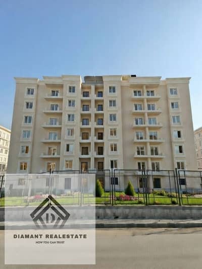 Apartment Ready to move Finished VIP in heart of New Cairo on Suez Road, next to Swan Lake Hassan Allam and Steps away from Rehab City Over 10 years.