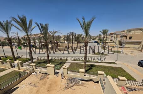 اكبر مساحة  s فيلا 295 متر فيو مميز علي الفيلات جاهزه  للسكن في سراي sarai  مقدم و تكملة اقساط و استلام فورى فى أميز لوكيشن