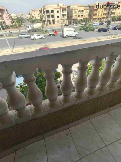 شقة للايجار ادارى بجنوب الاكاديميه على محور مصطفى كامل مباشرتنا