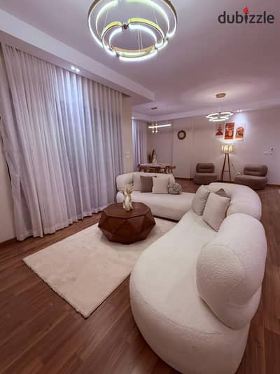 شقة مودرن أول سكن للإيجار في كومباند Sodic Villette (Sky Condos)