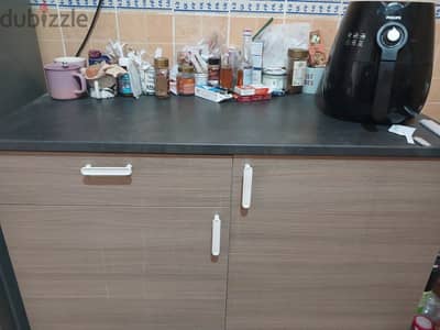 Kitchen cabinet